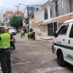 Policía de Ibagué dispara a hombre que intentó agredirlos tras apuñalar a su propia madre