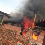 Incendio arrasa con una bodega de maderas en San Antonio de Prado