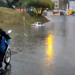 Bomberos atienden emergencias por lluvia en varios barrios de Cali