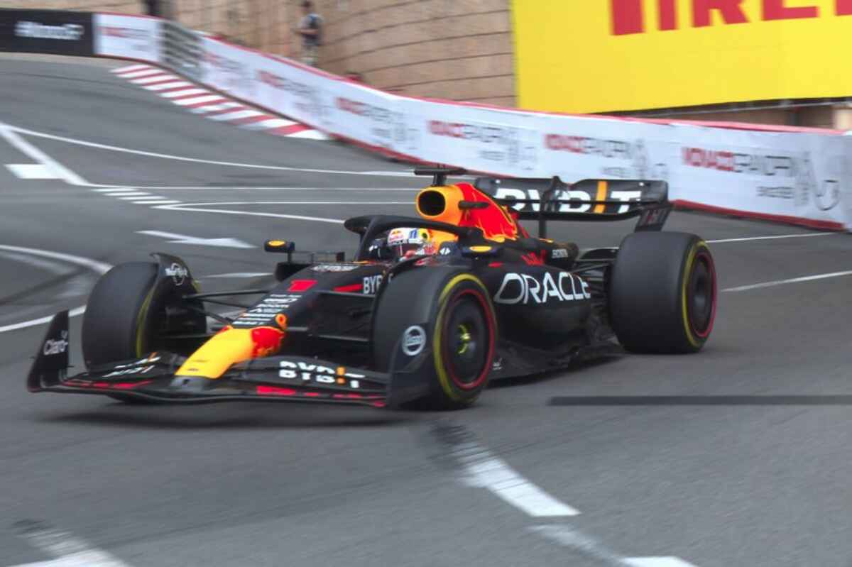 Verstappen sobrevive a la lluvia y a los muros en Mónaco y lidera el campeonato de F1