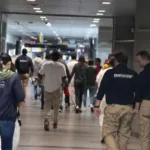 Maltrato e indignidad: el testimonio de los migrantes colombianos deportados por EE.UU.