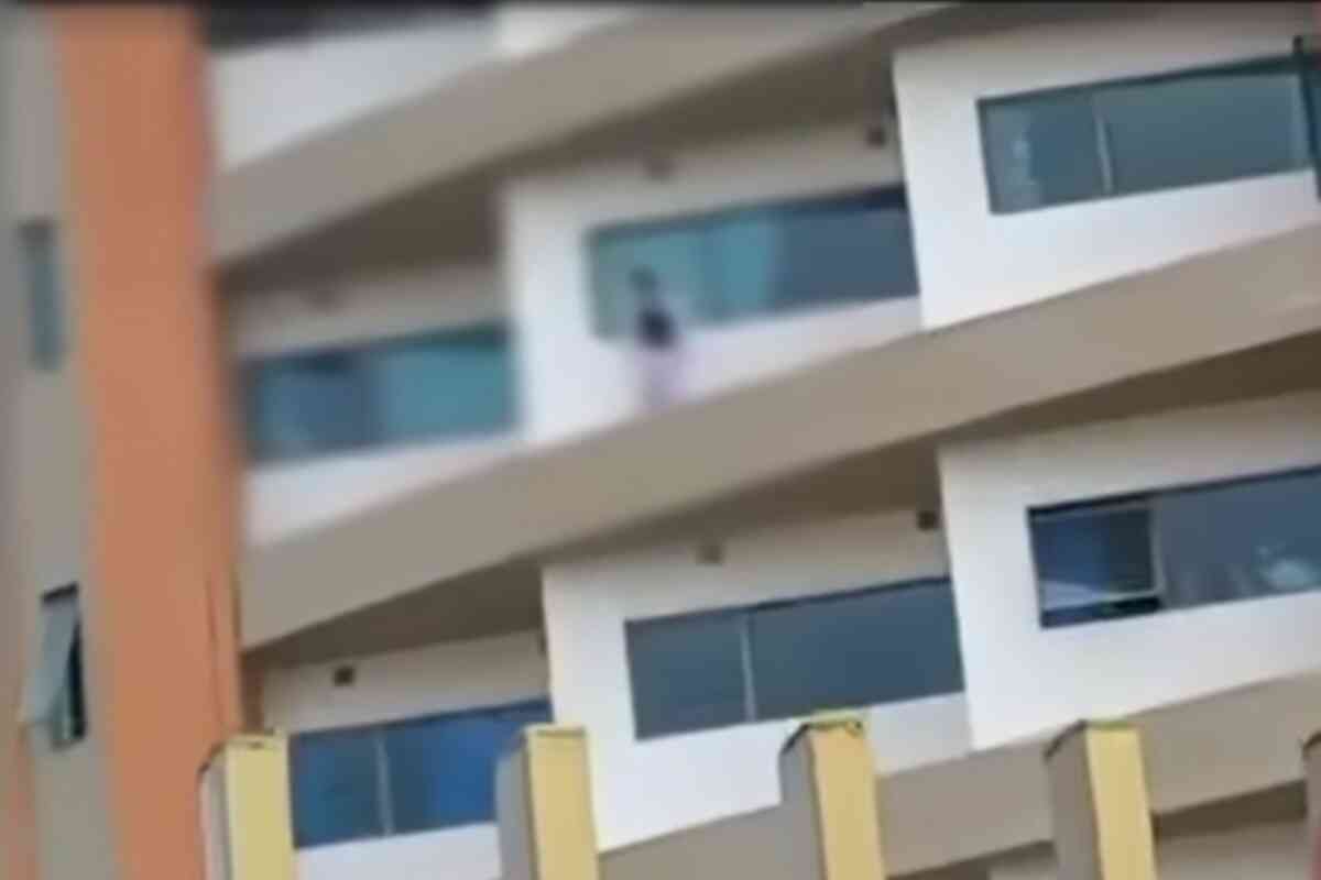Conmoción en redes tras viralizarse video de joven lanzándose desde el piso 5 de hospital en Soacha