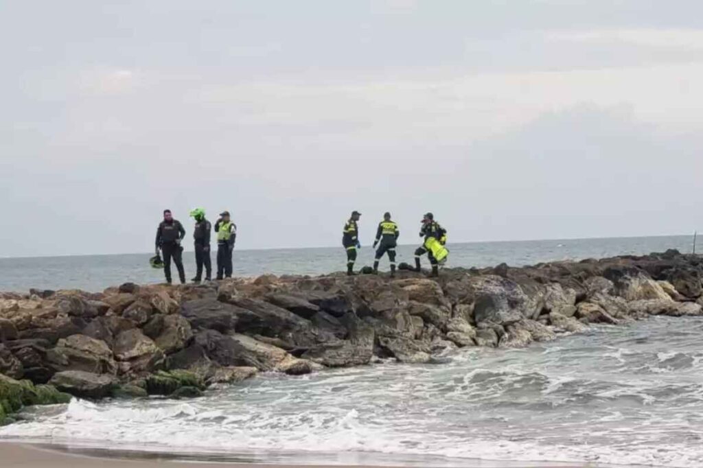 playa miramar: Puerto Colombia- niño de tres años hallado sin vida en un espolon