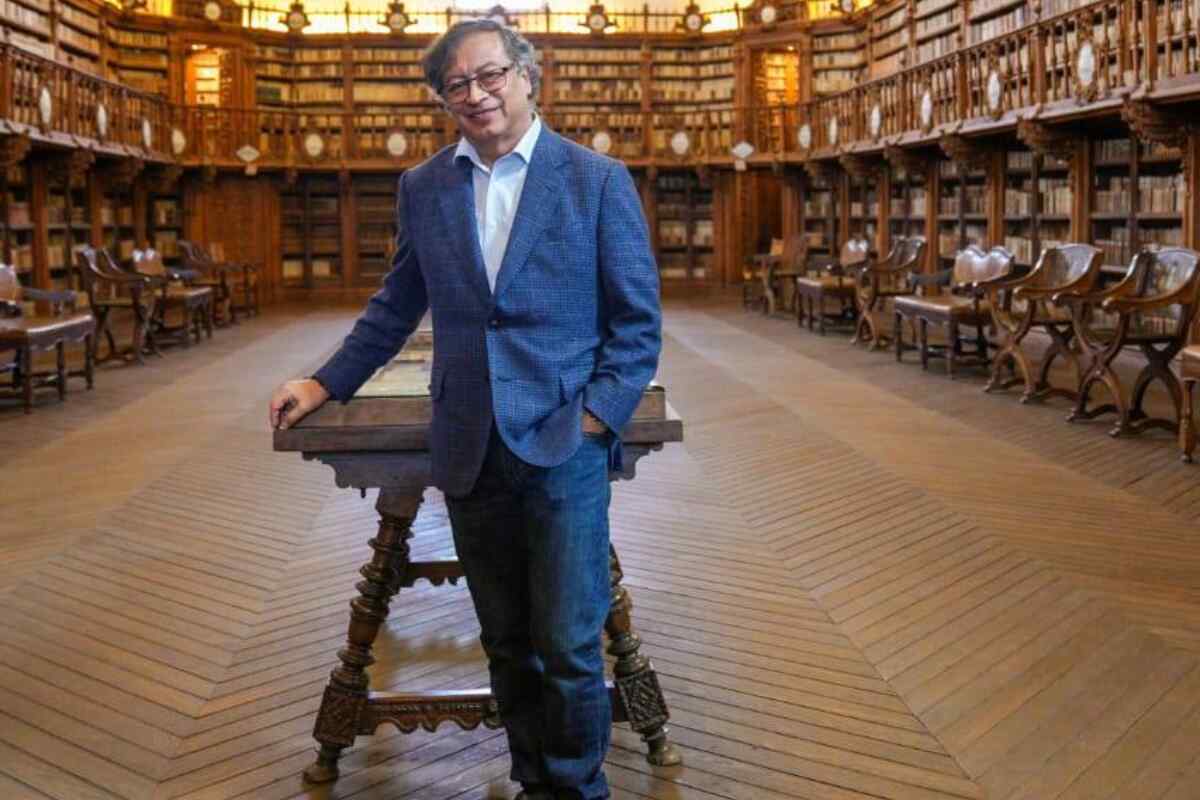 Presidente Petro genera controversia al afirmar que él es el jefe directo del fiscal general
