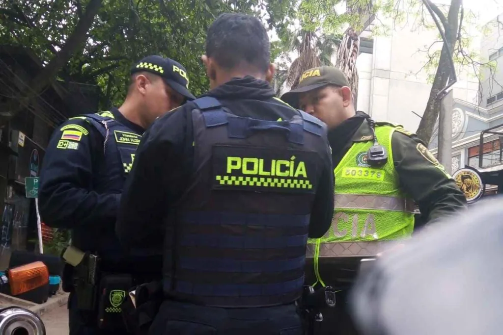 - Así fue el lío entre el alcalde de Medellín y una ciudadana en el parque Lleras