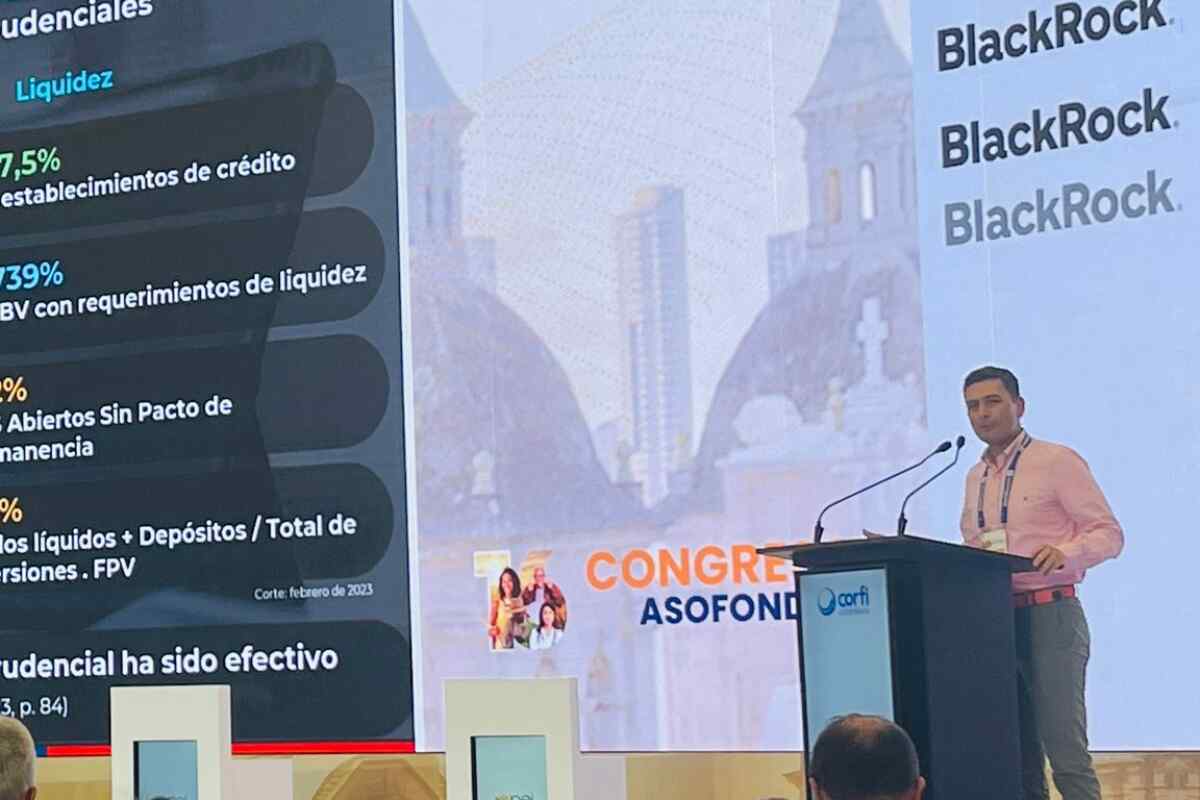 Sector financiero sorprendido por renuncia del superintendente Jorge Castaño
