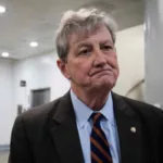 El senador John Kennedy sugiere que, sin EEUU, México estaría "comiendo comida para gatos"