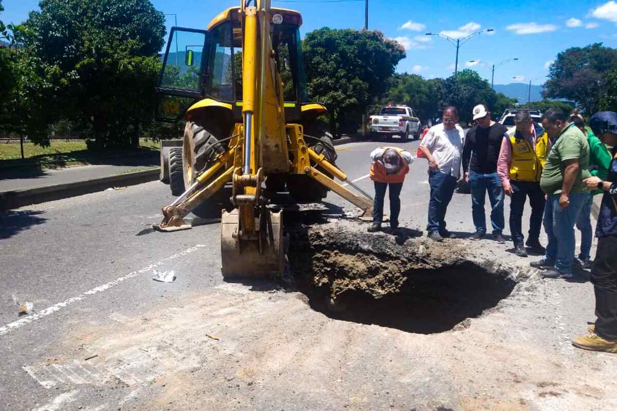 Cierre de la Avenida Paralela por socavación: causas y alternativas