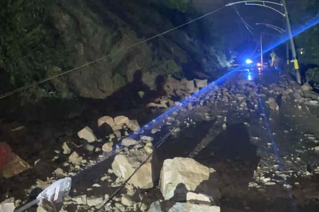 Cierre de la vía a Santa Elena por lluvias en Medellín: lo que debes saber