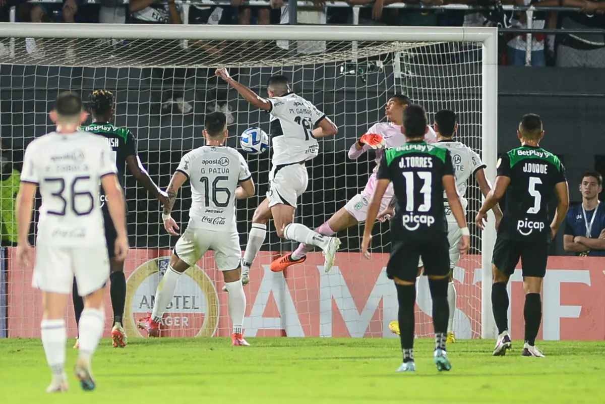 3-0. Olimpia vence con comodidad a Atlético Nacional y se adueña del liderato del grupo H