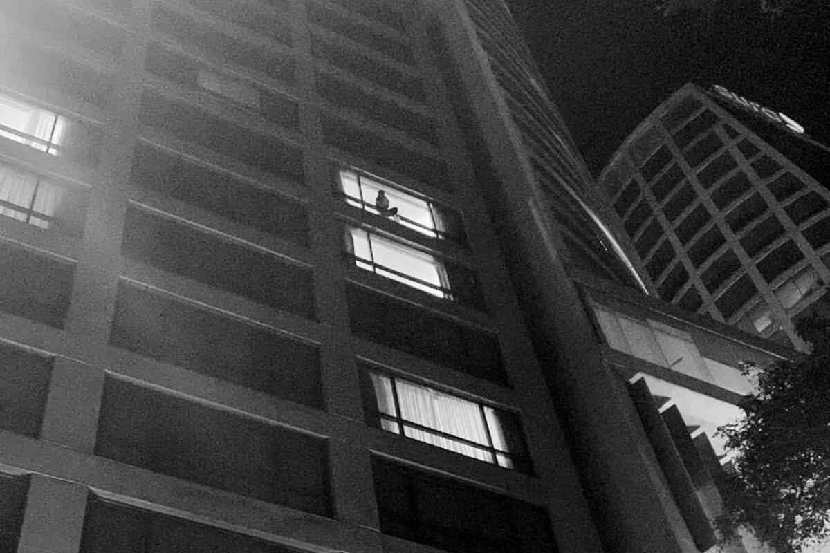 Una mujer de Veracruz se suicida al lanzarse desde el piso 7 de un hotel en Paseo de la Reforma-cdmx