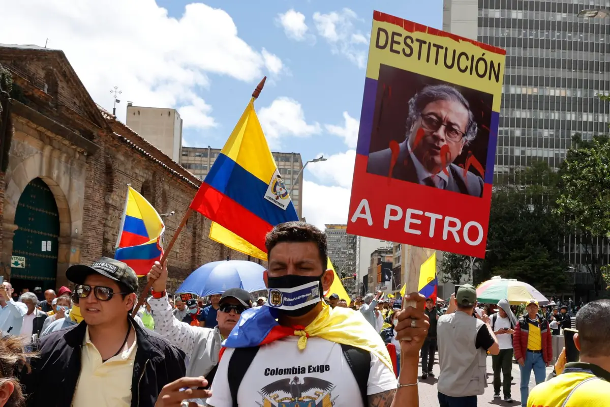 Arrancan las protestas de la oposición colombiana contra el Gobierno de Petro y sus reformas
