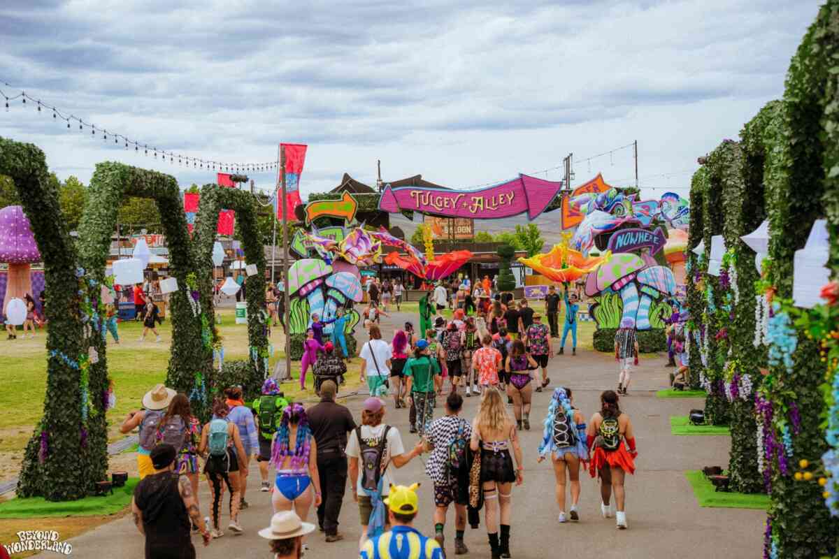 Un hombre armado siembra el pánico en el festival Beyond Wonderland y mata a 2 personas