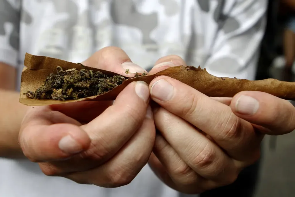 Cannabis recreativo, a un paso de la aprobación de una ley que permite su uso en Colombia