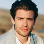 Similitudes sorprendentes: Los fans señalan el parecido entre David Corenswet y Henry Cavill como Superman