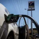 El Gobierno de Venezuela revisa estrategias para aumentar la producción de gasolina