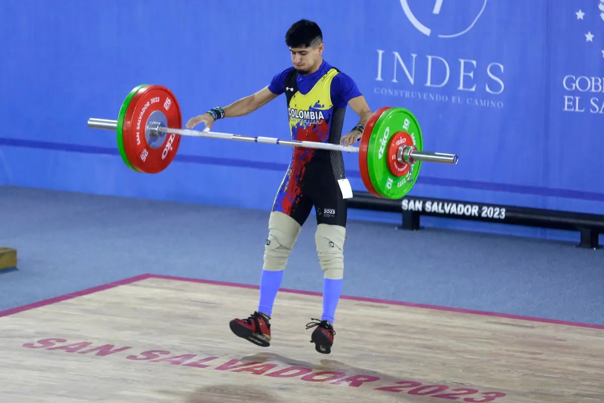 El colombiano Miguel Suárez se cuelga los dos primeros oros de la halterofilia en los 55 kg