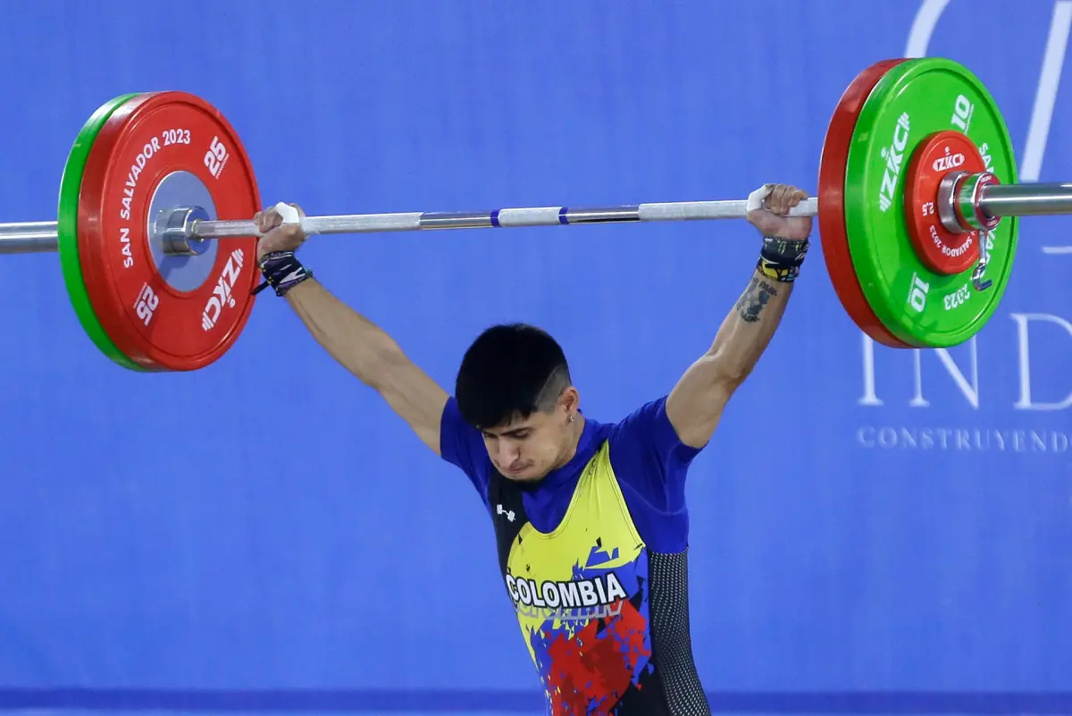 El colombiano Miguel Suárez se cuelga los dos primeros oros de la halterofilia en los 55 kg