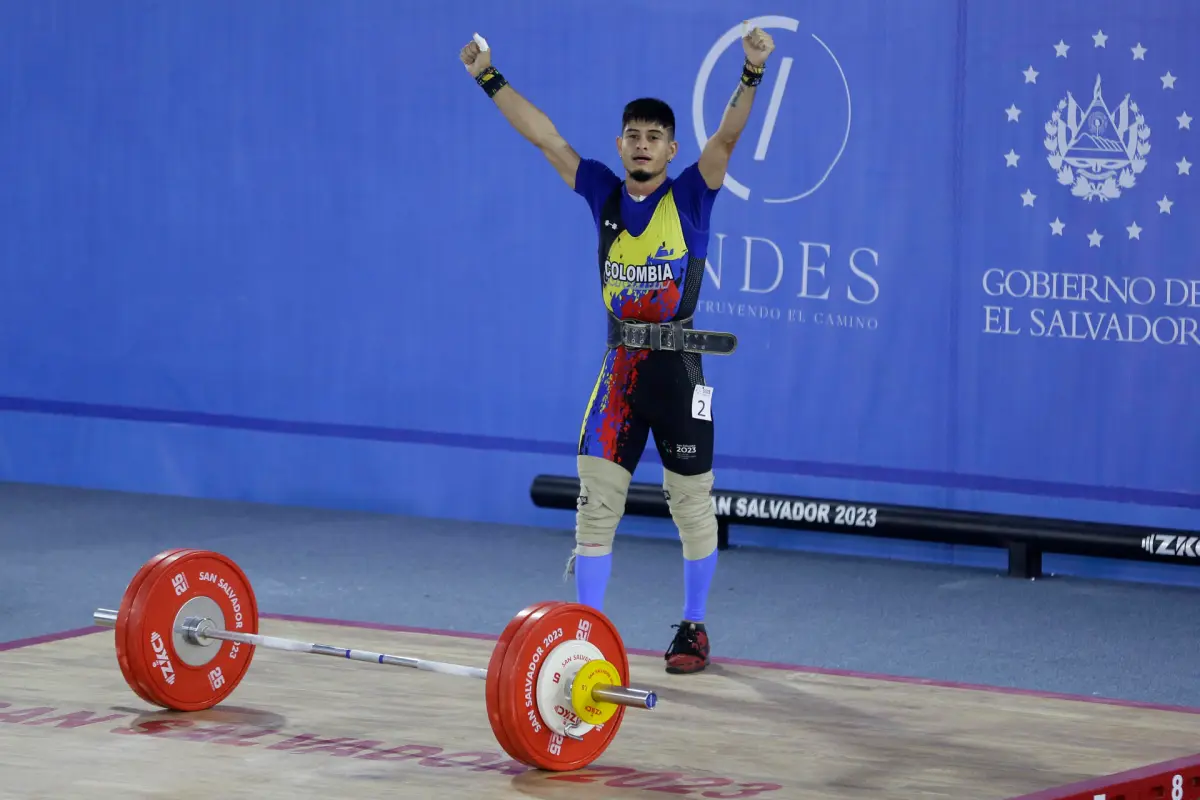 El colombiano Miguel Suárez se cuelga los dos primeros oros de la halterofilia en los 55 kg