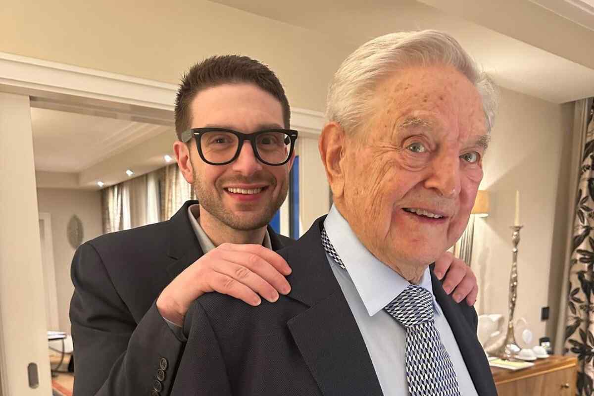 Cómo Alex Soros se convirtió en el heredero del imperio de George Soros