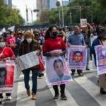 Juez dicta formal prisión contra 8 militares relacionados con el caso Ayotzinapa en México