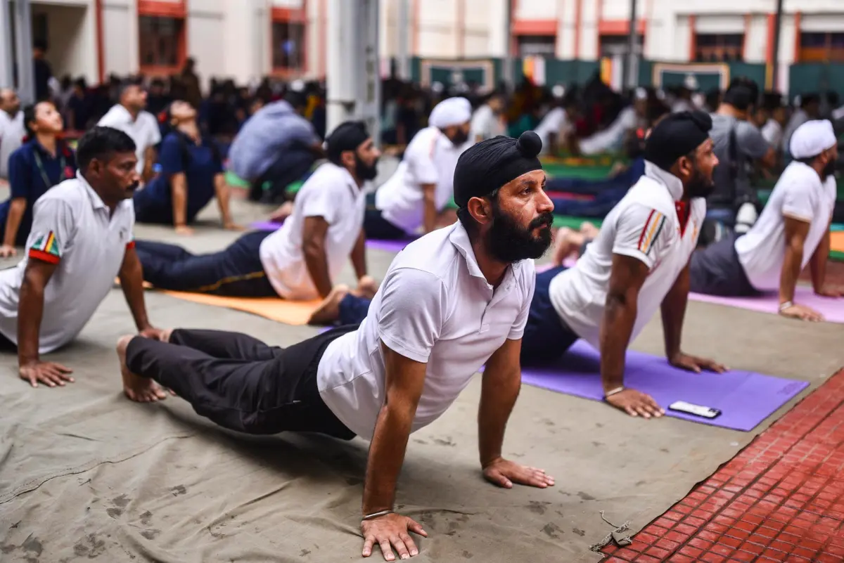La India bate un récord Guinness con 153.000 participantes en la mayor sesión de yoga 1