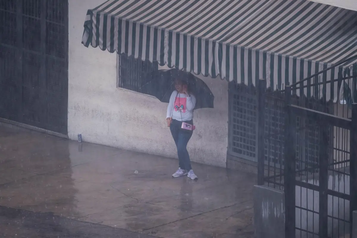 La tormenta tropical Cindy empieza a debilitarse de forma gradual en el Atlántico