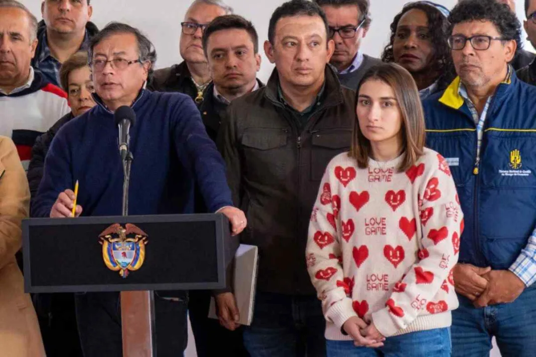 Fiscalía desmiente a la Policía: Interceptaciones ilegales a niñera duraron 10 días, no 3 - Laura sarabia