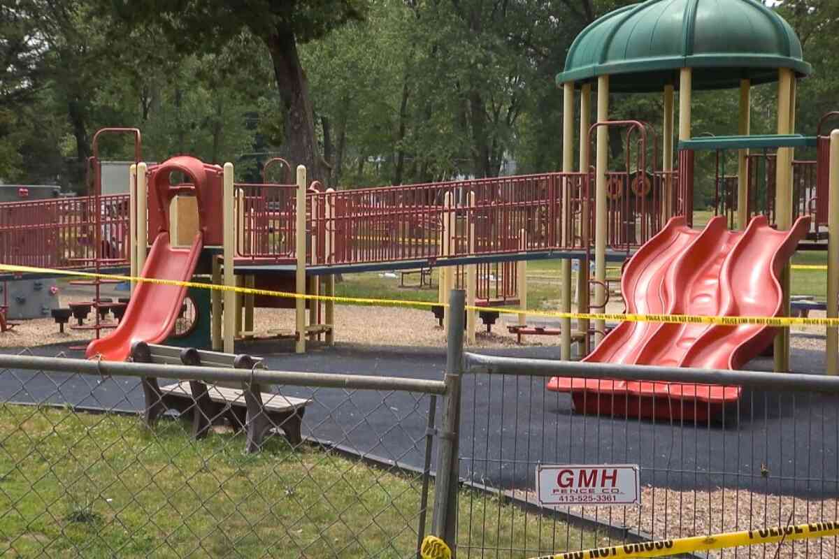 Ácido muriático: el peligroso químico que quemó a 2 niños en parque infantil de Massachusetts