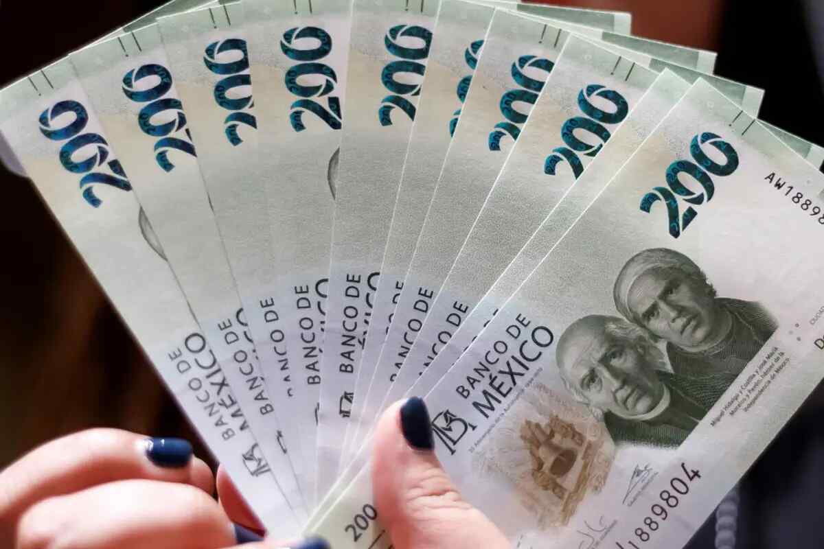 Peso mexicano alcanza nuevo mínimo frente al dólar no visto desde mayo de 2016