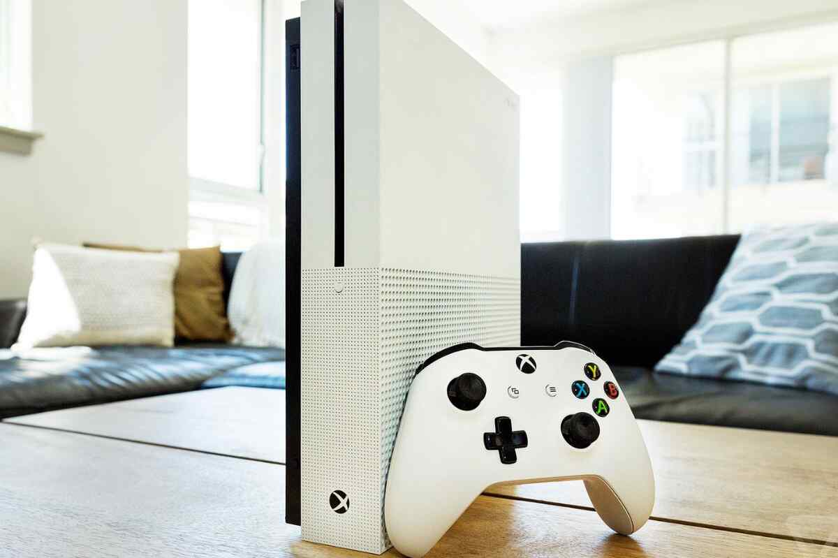 Xbox toma medidas contra emuladores en sus consolas Series X|S y suspende a infractores. - Microsoft apuesta por la próxima generación: Se despide de Xbox One pero permite jugar 'Starfield' en ella