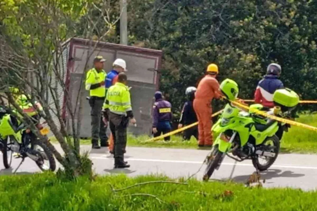 Un camión se sale de la vía y mata a dos ciclistas en Chocontá