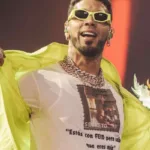 Anuel AA lanza indirecta a Karol G y Feid con camiseta polémica