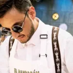 Jairo Ordóñez y Juan Pablo Barragán se besan tras ganar el reto de chocolate en MasterChef