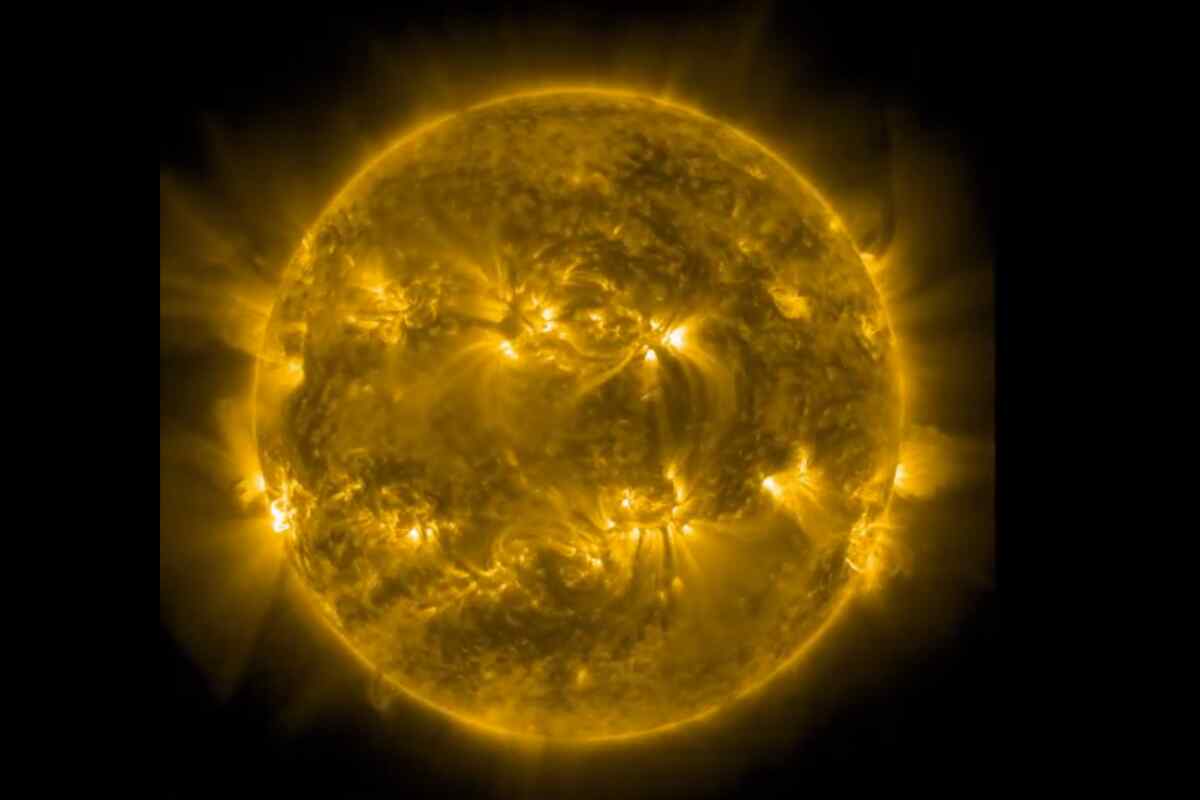 El Sol emite una potente llamarada solar capturada por la NASA