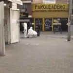 Impactante crimen en calles de El Restrepo: Joven de 19 años abatida frente a su pareja