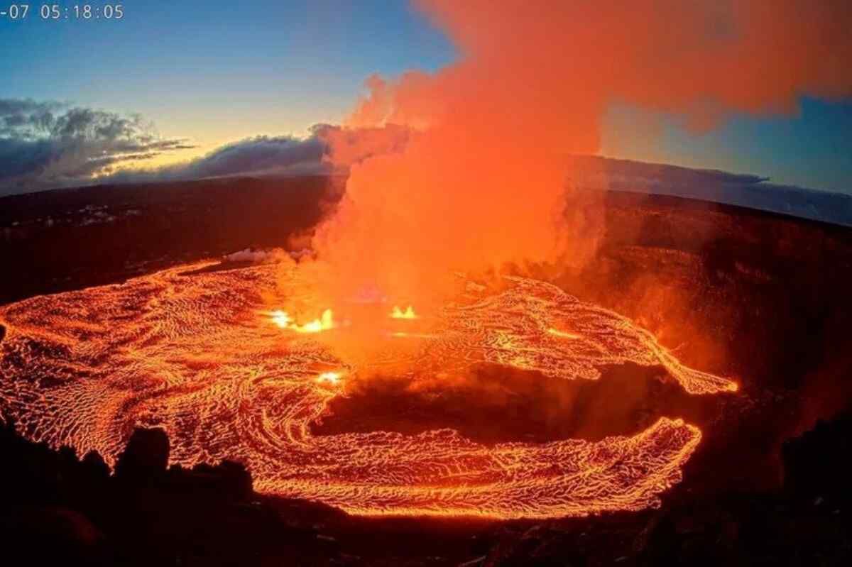 Así es el lago de lava del volcán Kilauea en Hawái, que ha entrado en erupción este miércoles