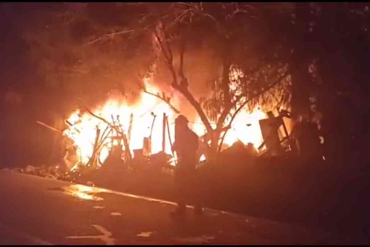 Hombre pierde su casa y su mascota en voraz incendio en Barbosa, Antioquia