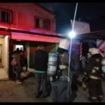 Encuentran cuerpo de mujer y un adulto mayor herido tras voraz incendio en La Pintana