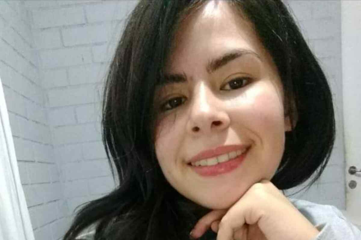 madre busca a aline san martin- lampa-PDI investiga la desaparición de una joven en Lampa: su tarjeta bancaria registra compras