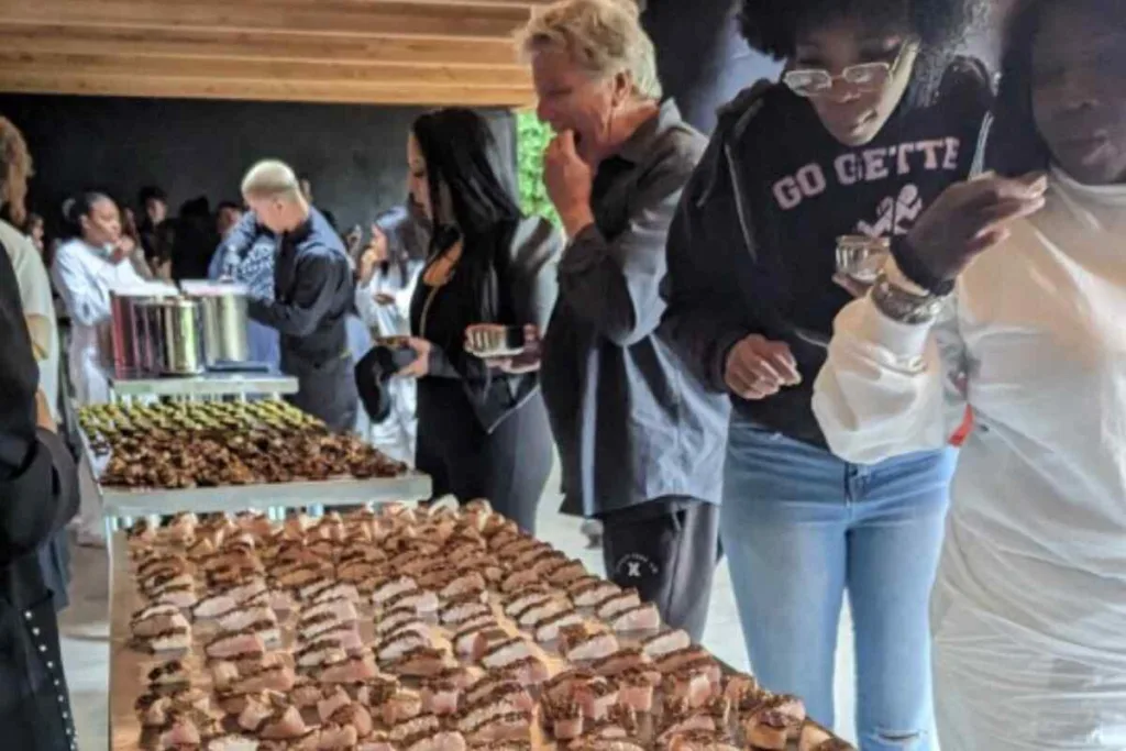 Así es el enigmático Sunday Service de Kanye West capturado en nuevas fotos