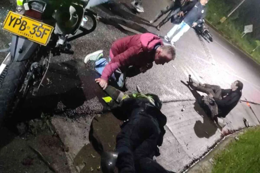 Un policía muerto y tres personas heridas por carro que los arrolló en la vía Las Palmas