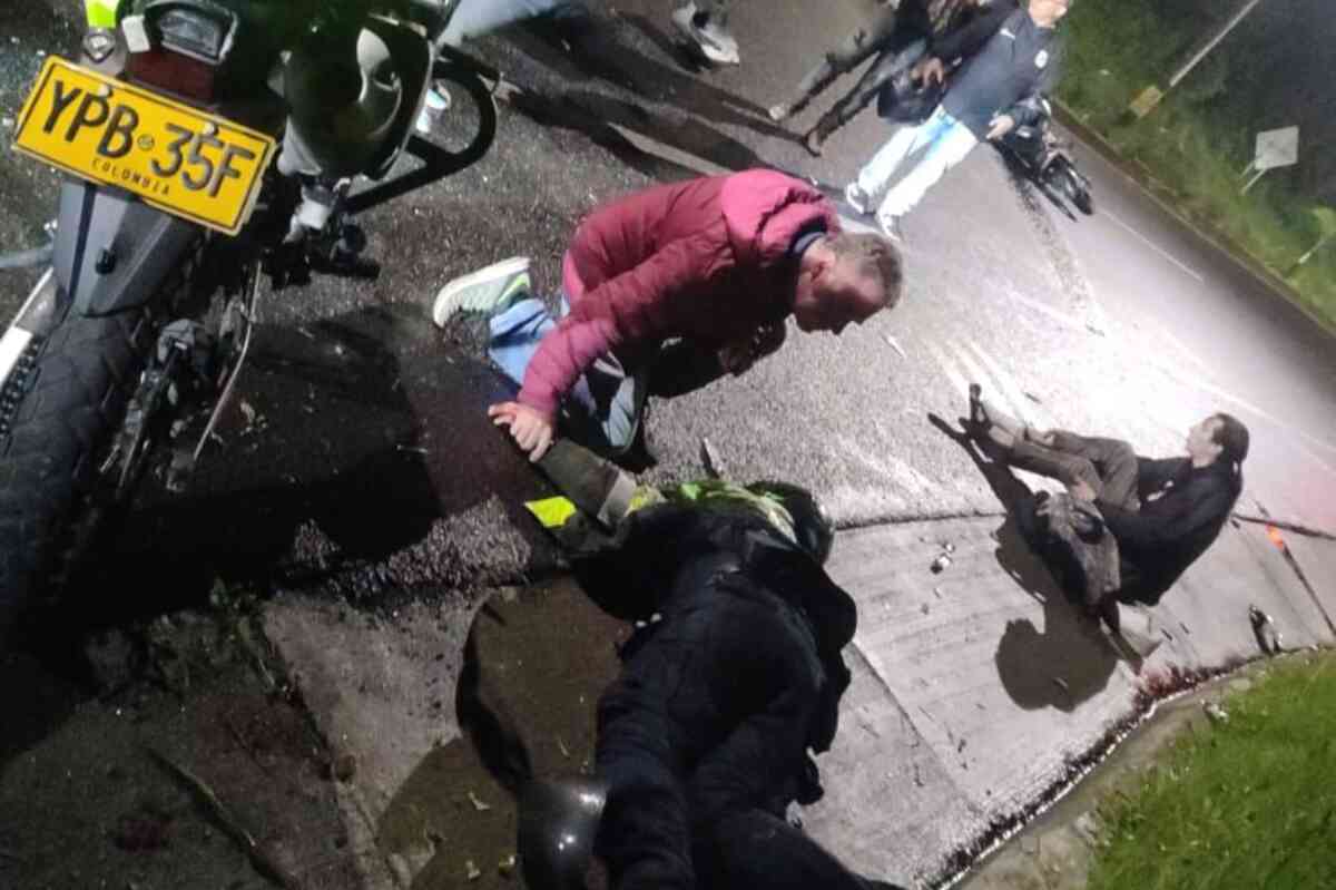 Un policía muerto y tres personas heridas por carro que los arrolló en la vía Las Palmas