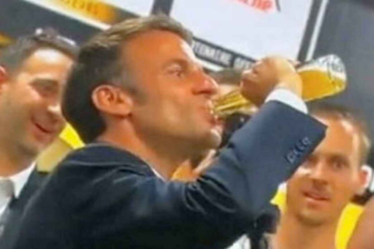 Macron se bebe una cerveza en 20 segundos y desata la ira de la oposición