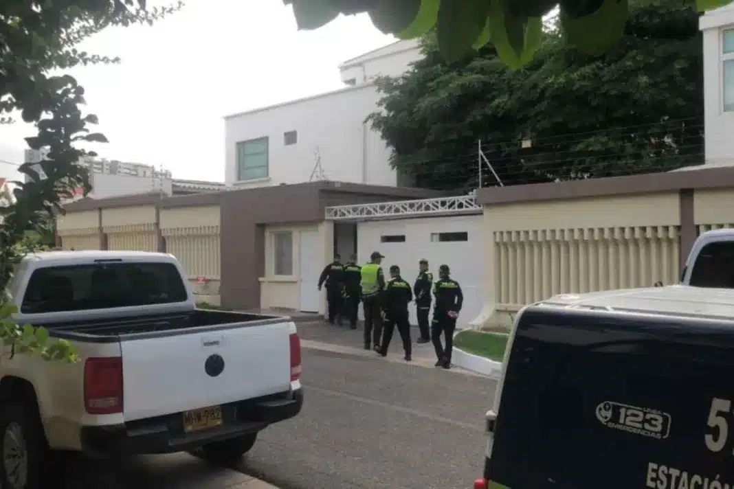 Así fue la masacre de Villa Campestre: dos sujetos dispararon 33 veces con fusiles que abandonaron en Puerto Colombia -Así fue el ataque sicarial que acabó con la vida de tres miembros de una familia en un conjunto residencial de lujo