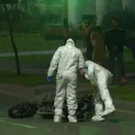 Motociclista muere al caer en un hueco mientras circulaba por una vía de Fontibón -Bogotá