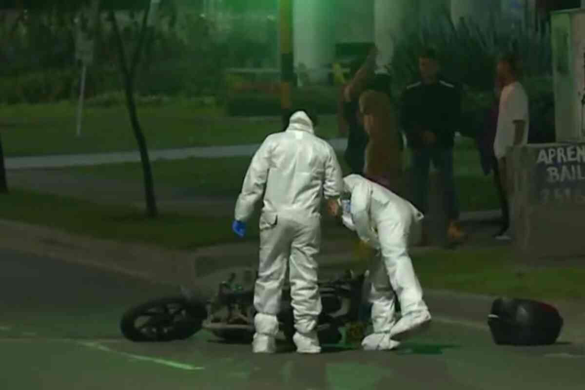 Motociclista muere al caer en un hueco mientras circulaba por una vía de Fontibón -Bogotá