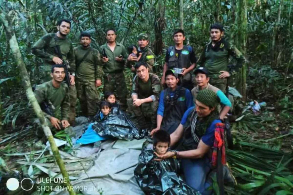 Padre de los niños extraviados enfrenta serias denuncias de maltrato y abuso--niños indígenas encontrados- rescatados de la selva del Guaviare tras accidente de avioneta- foto de los niños- así sobrevivieron