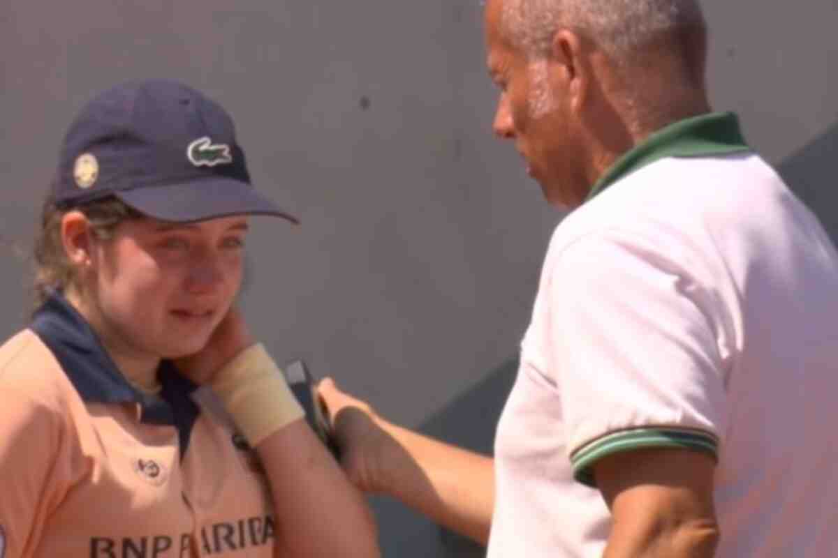 El drama de la recogepelotas que recibió un pelotazo en el cuello y provocó la descalificación de Kato y Sutjiadi-roland garros