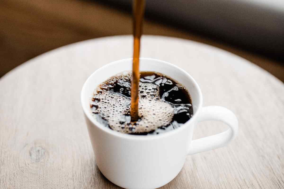 ¿Cuál es la mejor hora para tomar café y qué beneficios tiene para la salud?